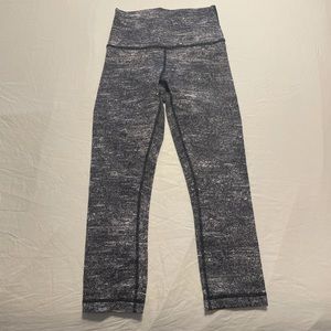 Lululemon wunder under leggings.